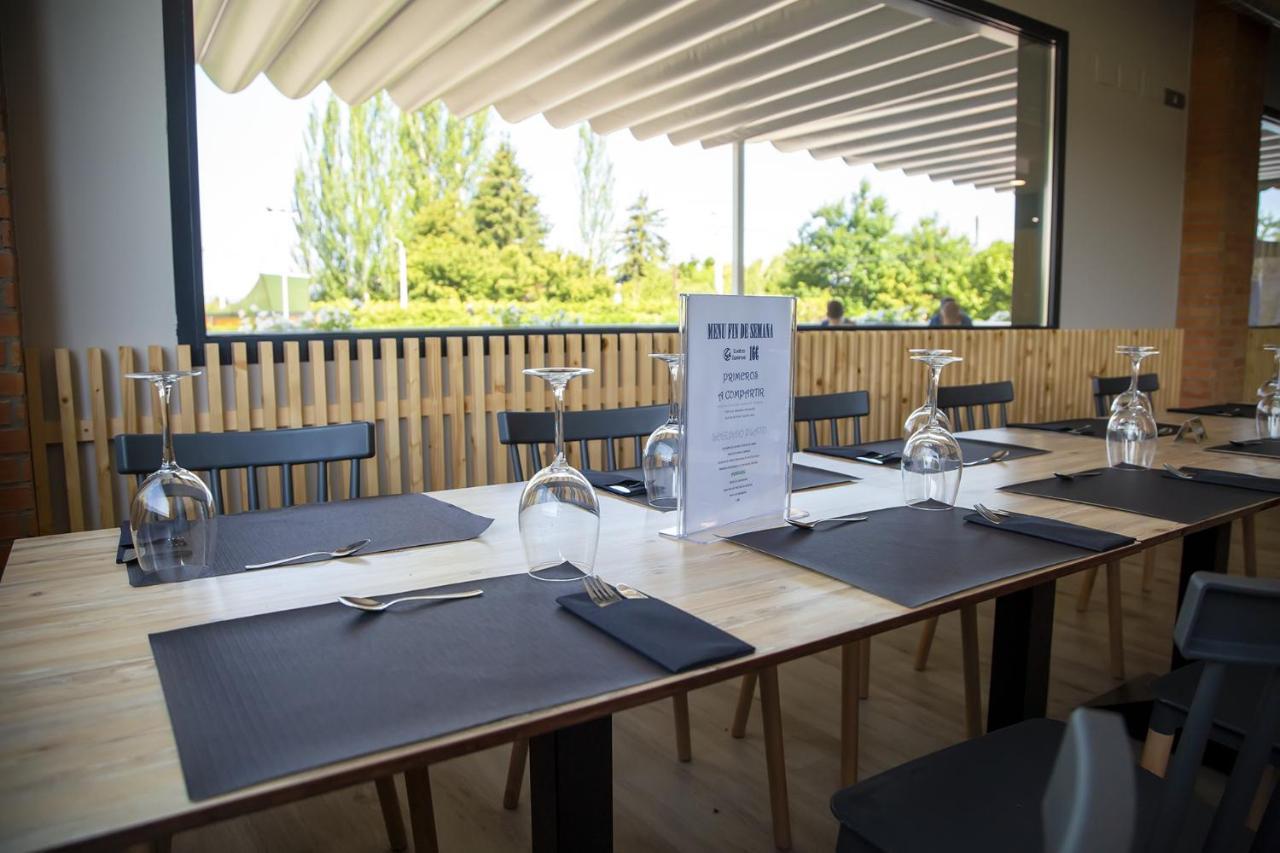 Hostal Restaurante Cuatro Caminos Cubillos del Sil Eksteriør billede